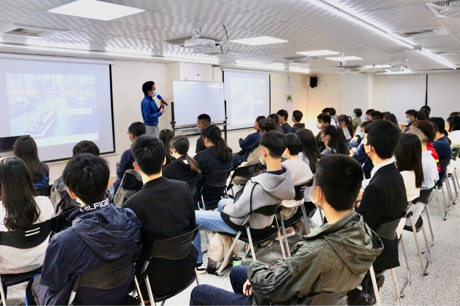 旅行故事能帶來什麼？一場場演講給我的答案－台下的每雙眼都放著光，津津有味地聽著那些非主流的觀光景點、那大城市的底蘊氛圍、那精彩又實用的生存法則、那生活日常的動人插曲，一位數位遊牧夫跟…