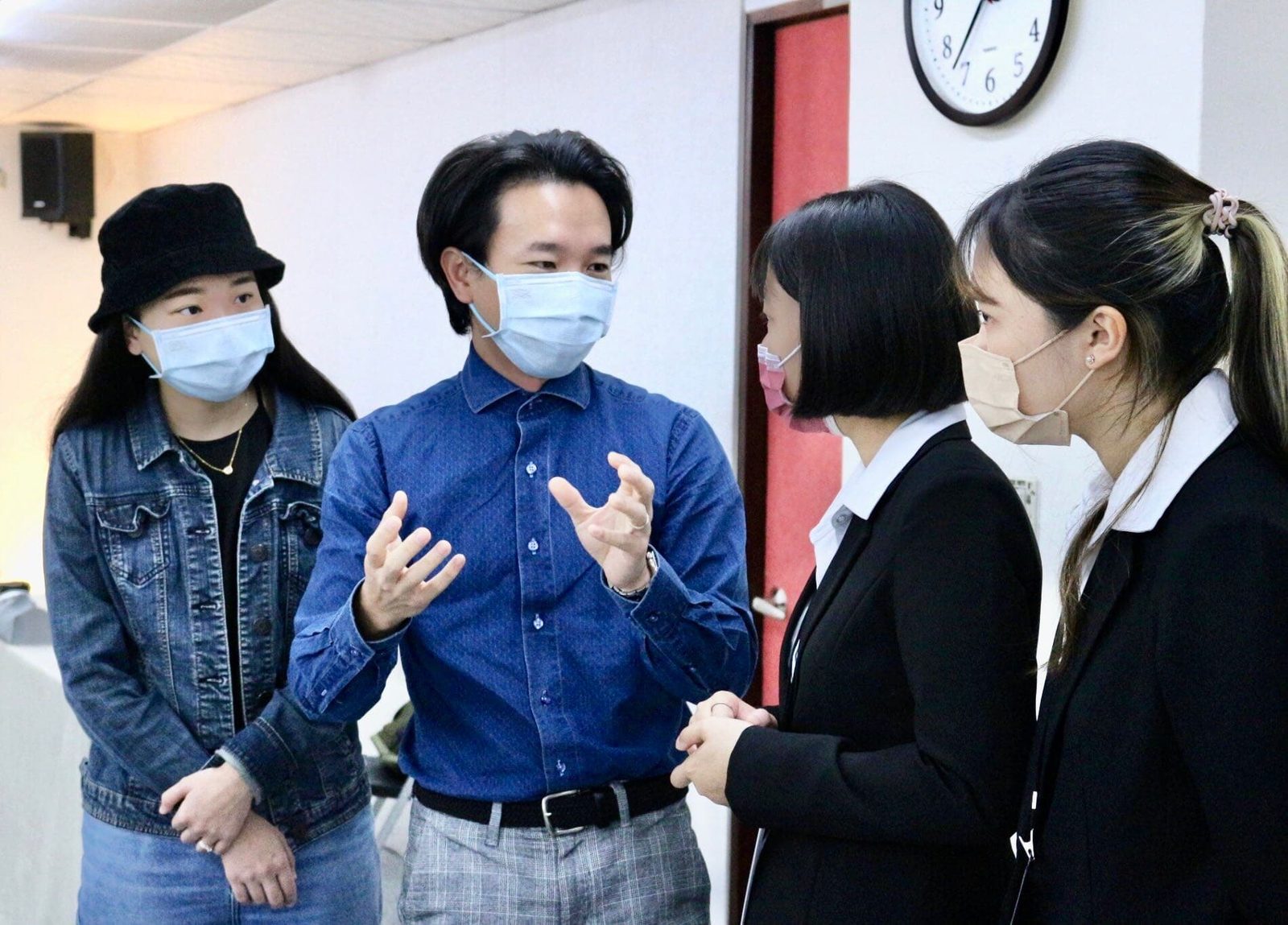 旅行故事能帶來什麼？一場場演講給我的答案－也許你們未來會到太平洋彼岸留學逐夢、或外派工作、或單純的旅行漂泊。You never know，人生總是充滿無限可能，只要你願意跨出，世界隨…