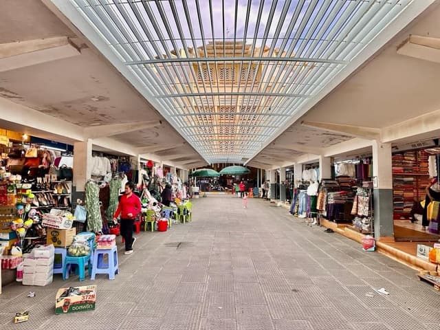 金邊中央市場與堆谷市場|走進城市的日常風景-寬敞的廊道,逛起來非常舒服