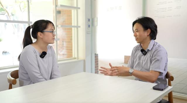 成大辰星獎學金|訪談即將出國的年輕學弟妹-榕園依舊繁盛,畢業卻已匆匆15年。看著稚嫩的學弟妹眼裡透著光,期待未來旅途的模樣,彷彿看見過去很想出國的自己。