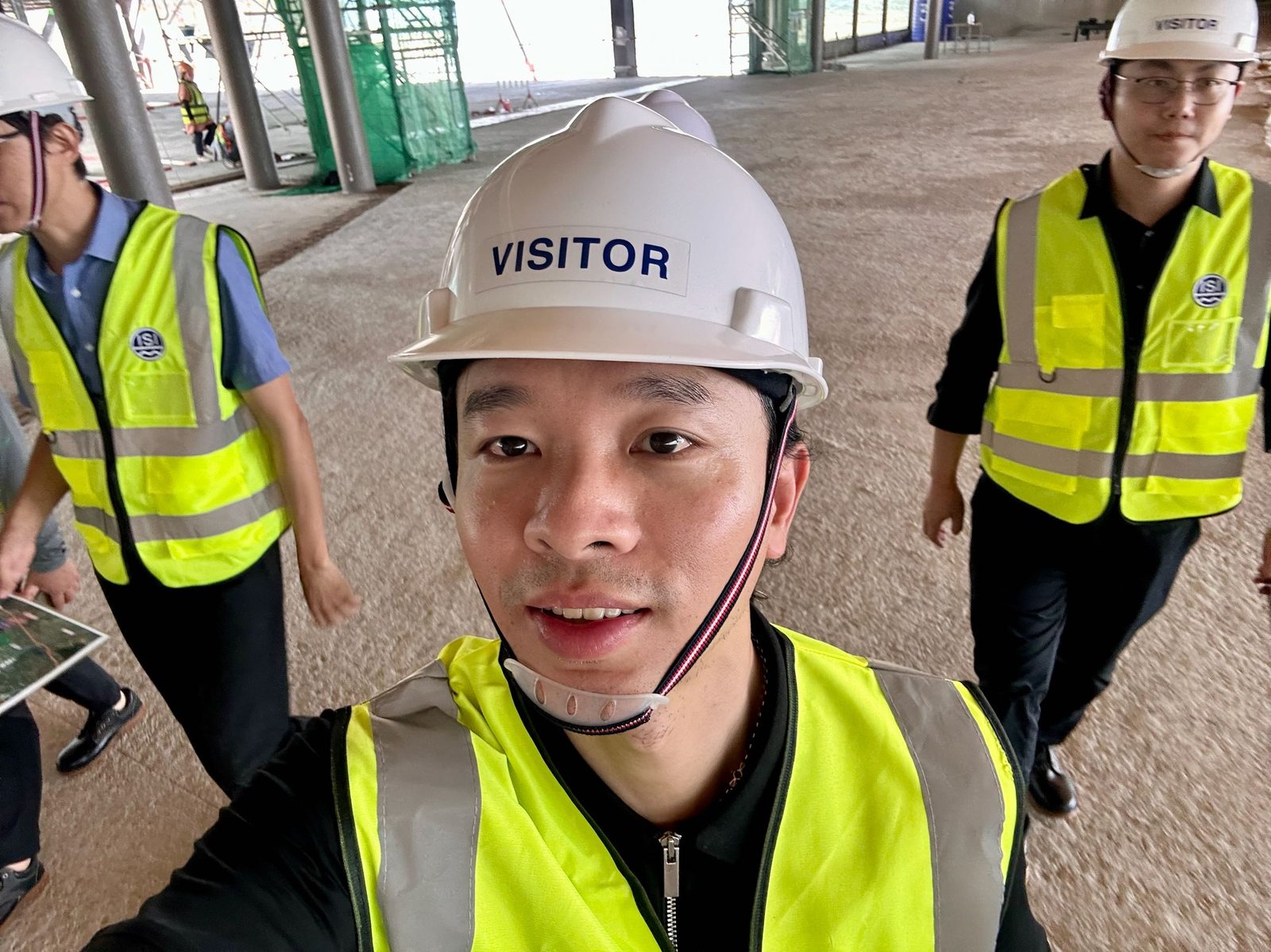 金邊新機場工地直擊｜走進尚未完工的國際航廈－陪同客戶去視察金邊正在興建的新機場，由於集團子公司承建了機場航廈的鋼構工程，因此我們被允許進入施工工地。