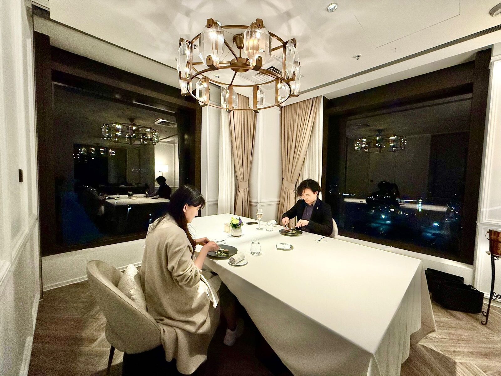 另外還有大包廂,可以容納一場私人餐宴