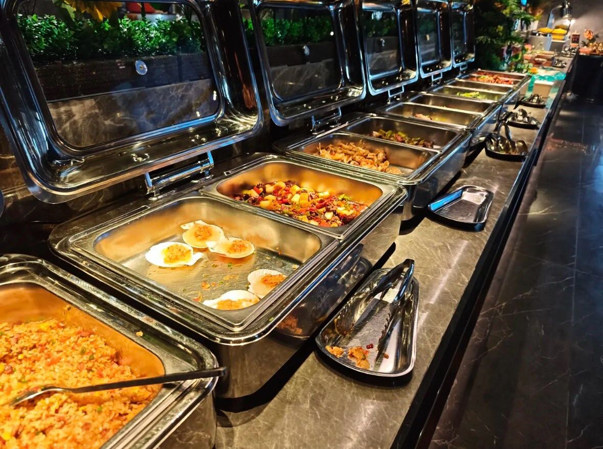 足療館Buffet提供的熱食與料理
