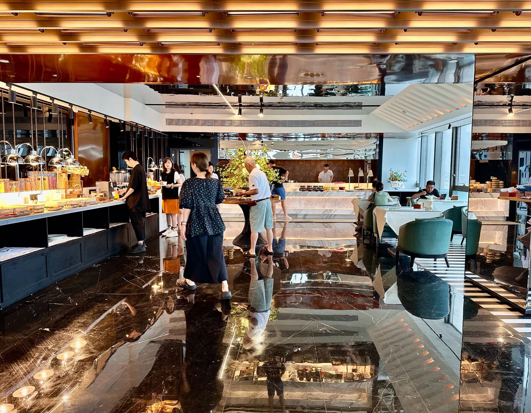 重慶麥悅酒店明亮寬敞的早餐餐廳