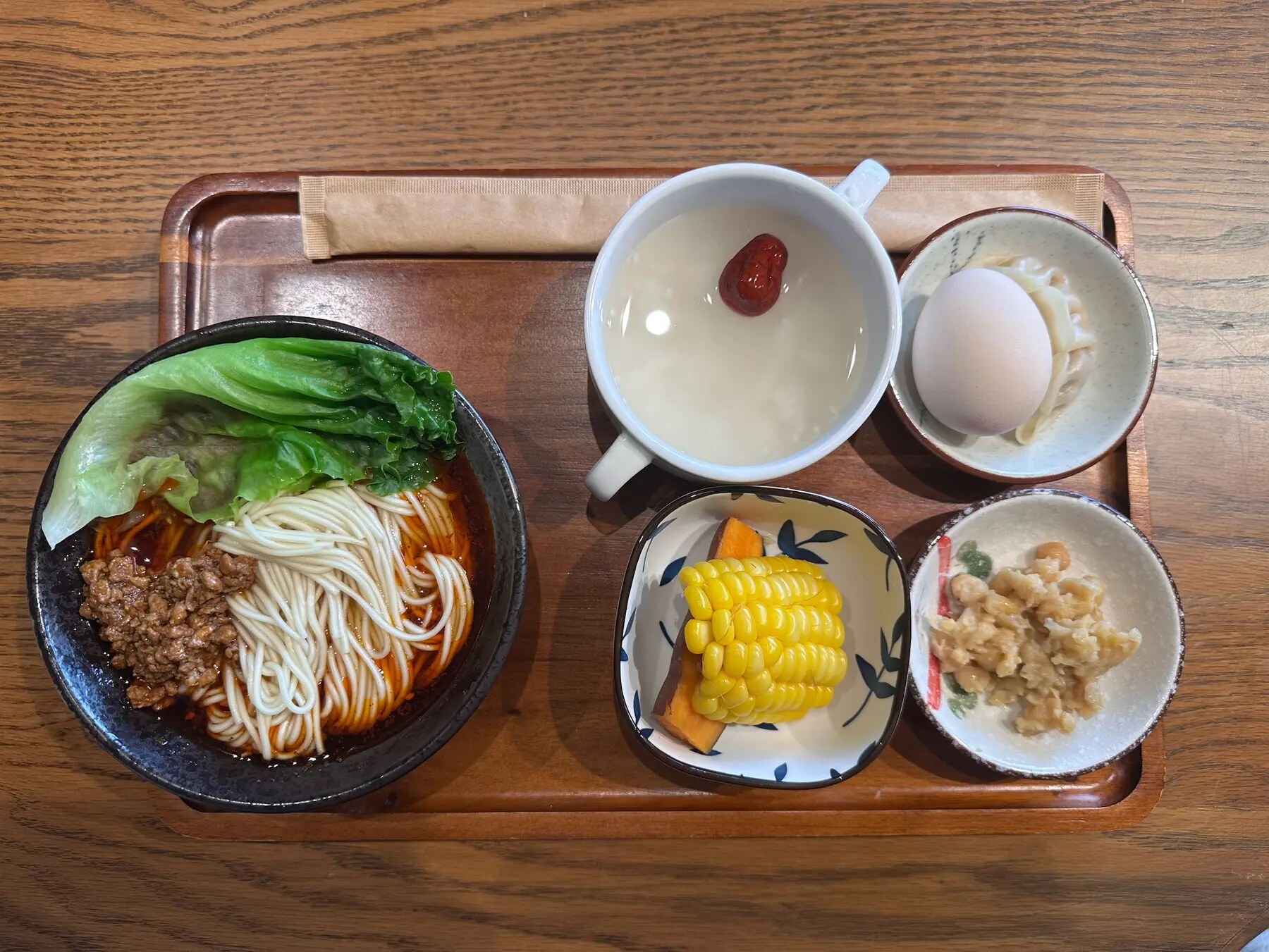 Futon逢棠南濱宿集的早餐與重慶小麵